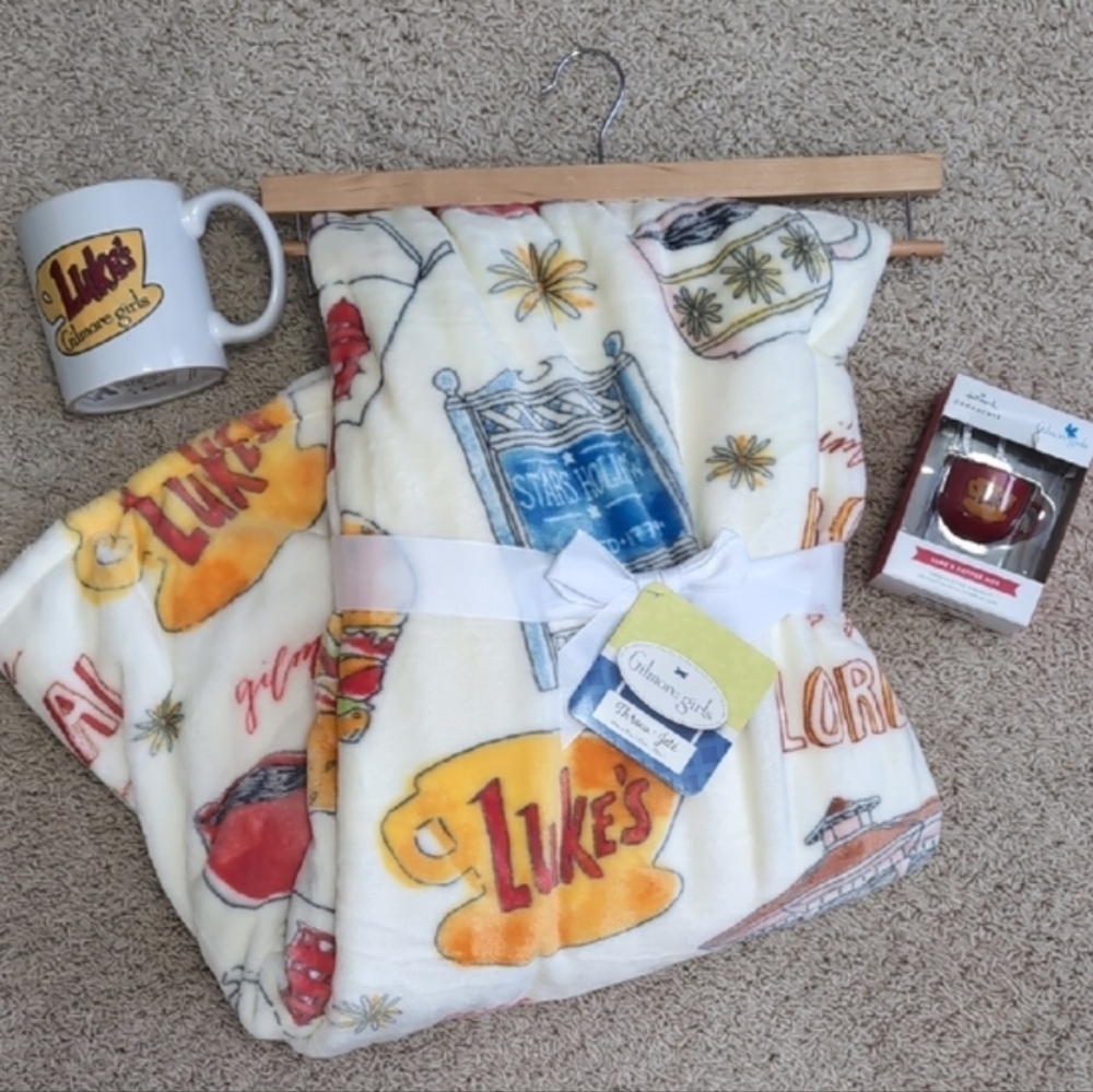 Gilmore Girls Gift Bundle - Cozy Blanket, Mug, Luke's Dinner Tree Ornament 🎄